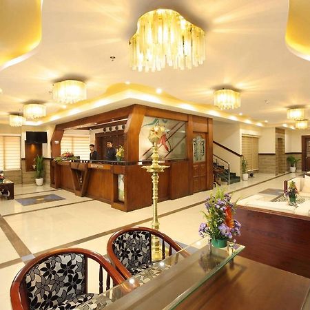 Ambalakkara Regency Hotell Kottārakara Exteriör bild