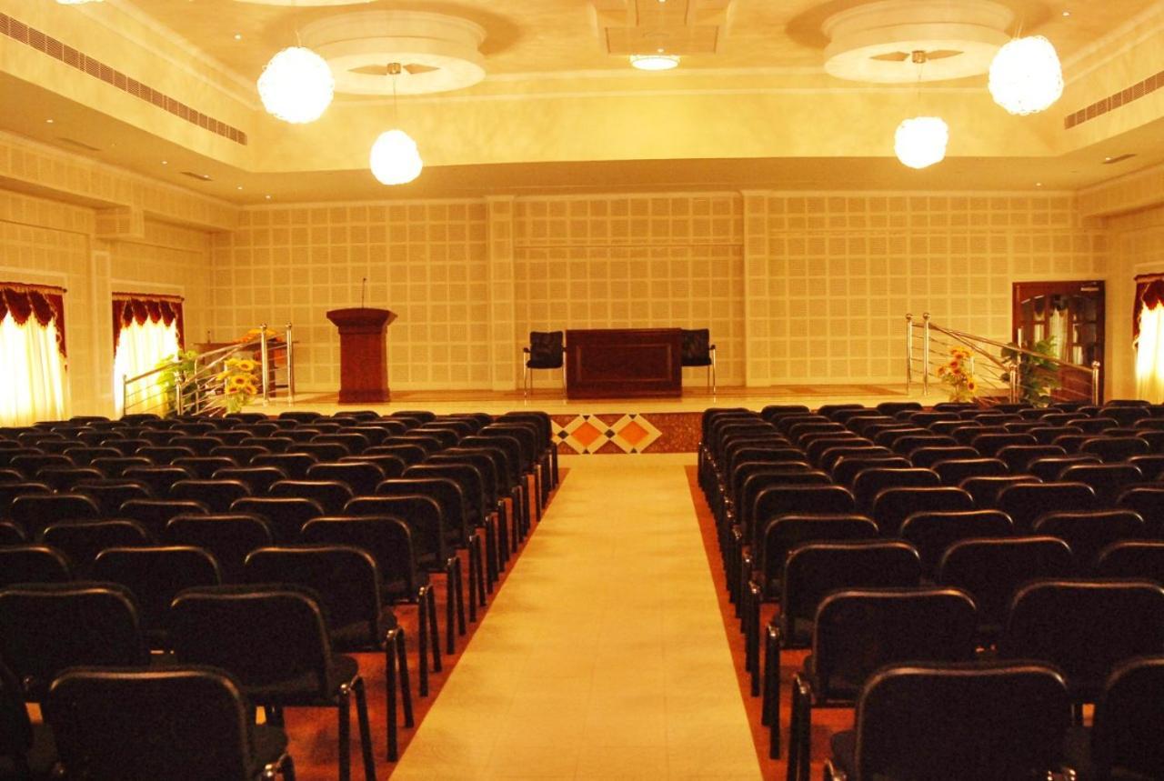 Ambalakkara Regency Hotell Kottārakara Exteriör bild
