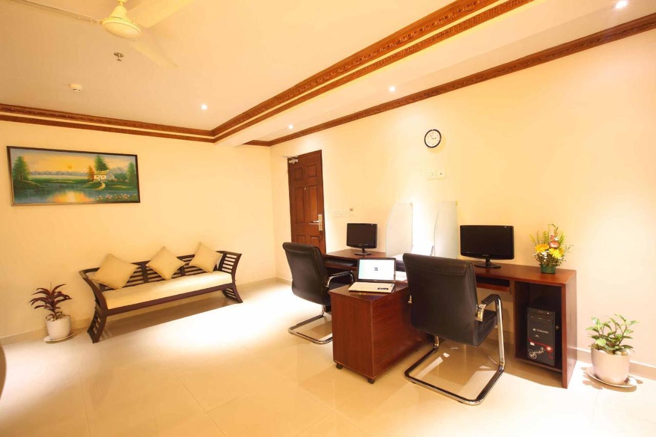 Ambalakkara Regency Hotell Kottārakara Exteriör bild